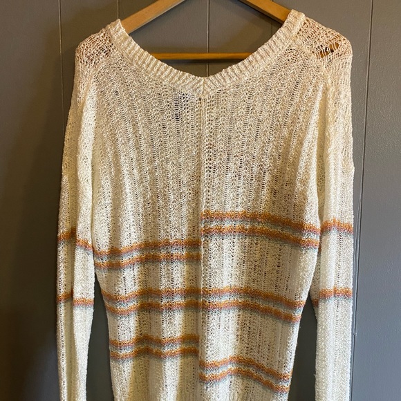 🌸3 for $20 Everything Must Go , Size Small, V Neck - Picture 2 of 6